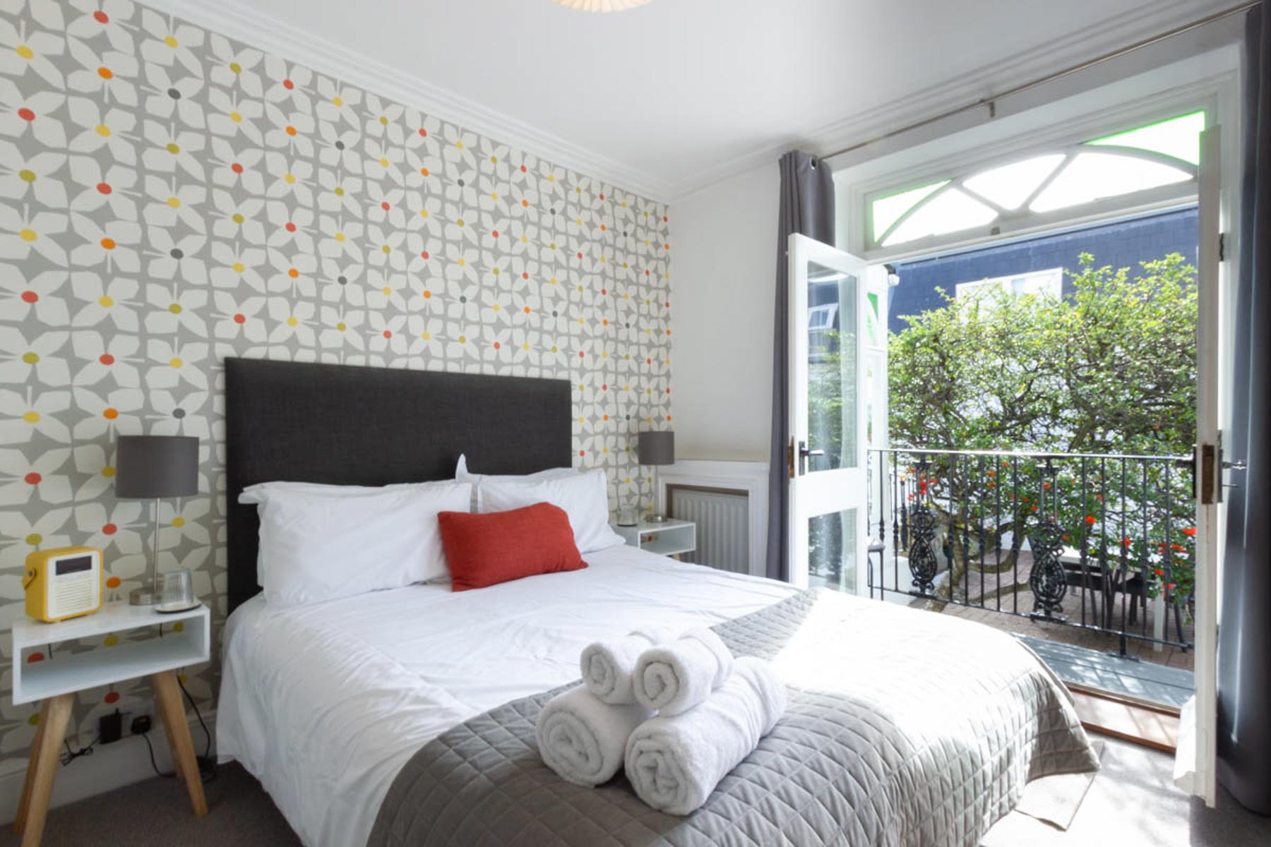 Whitehouse Brighton hotel room with en-suite bathroom and balcony.